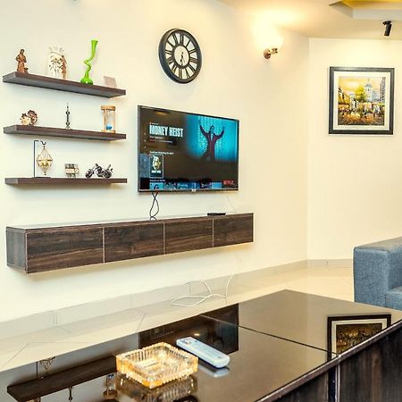 Two Bedroom Deluxe Apartment In Bahria Town Равалпінді Екстер'єр фото