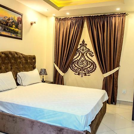 Two Bedroom Deluxe Apartment In Bahria Town Равалпінді Екстер'єр фото