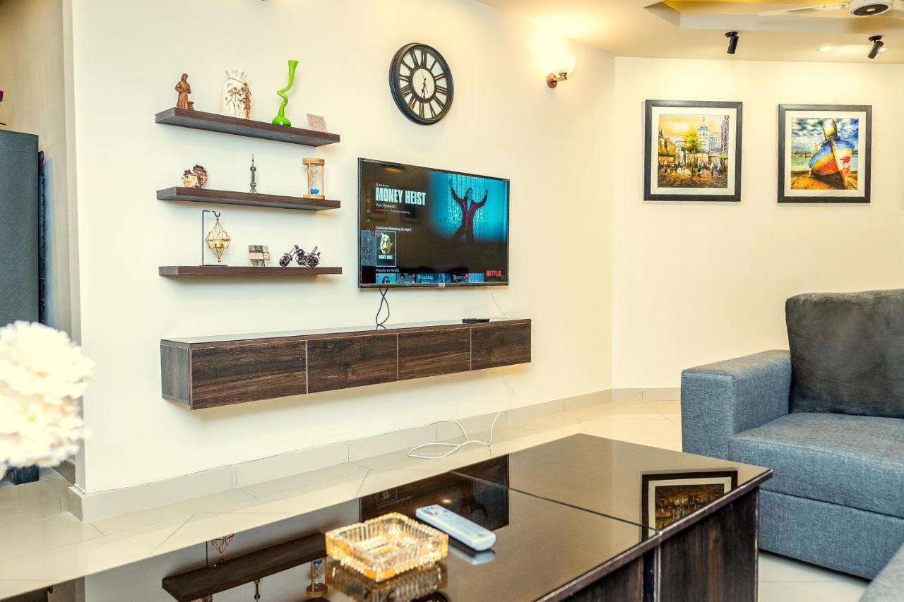 Two Bedroom Deluxe Apartment In Bahria Town Равалпінді Екстер'єр фото