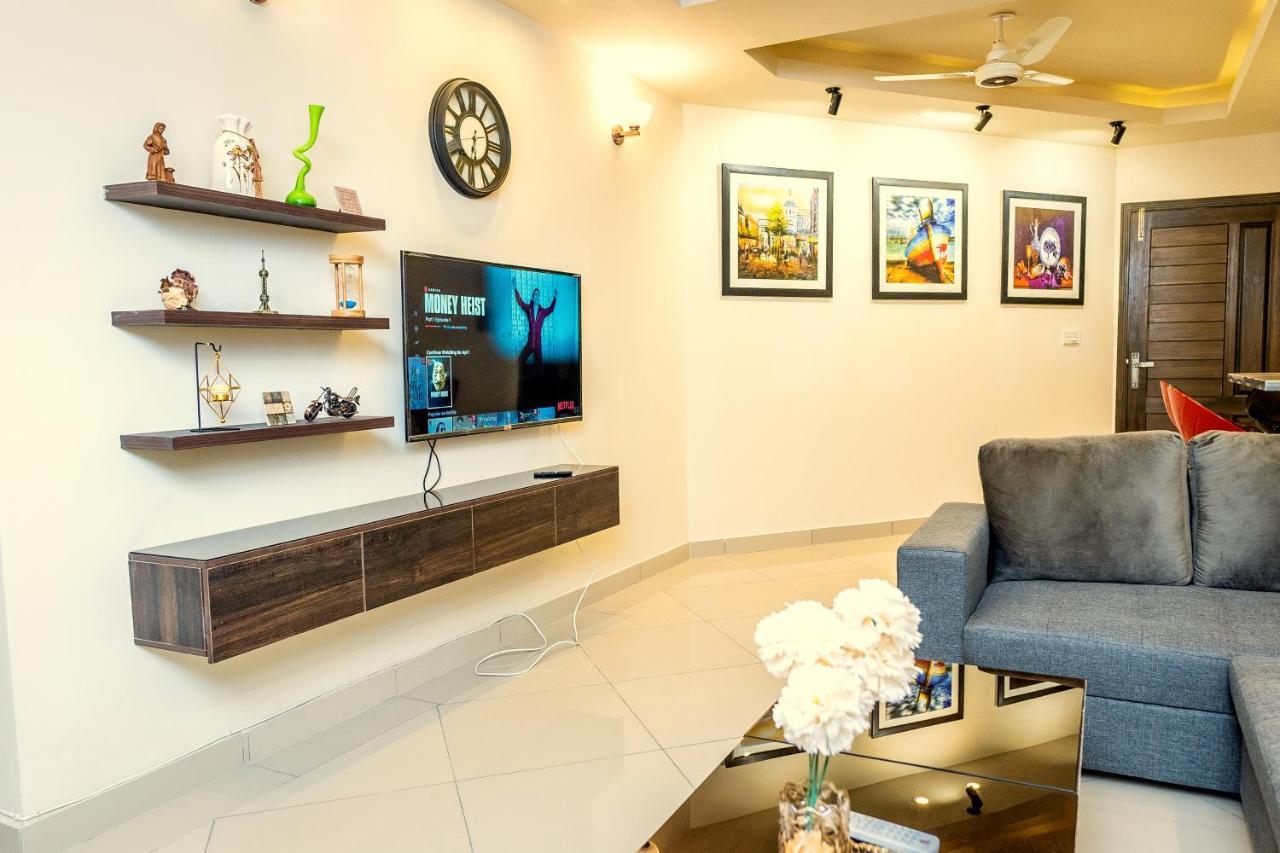 Two Bedroom Deluxe Apartment In Bahria Town Равалпінді Екстер'єр фото
