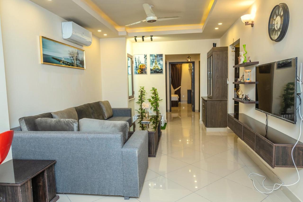 Two Bedroom Deluxe Apartment In Bahria Town Равалпінді Екстер'єр фото