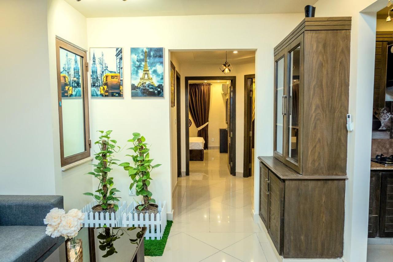 Two Bedroom Deluxe Apartment In Bahria Town Равалпінді Екстер'єр фото