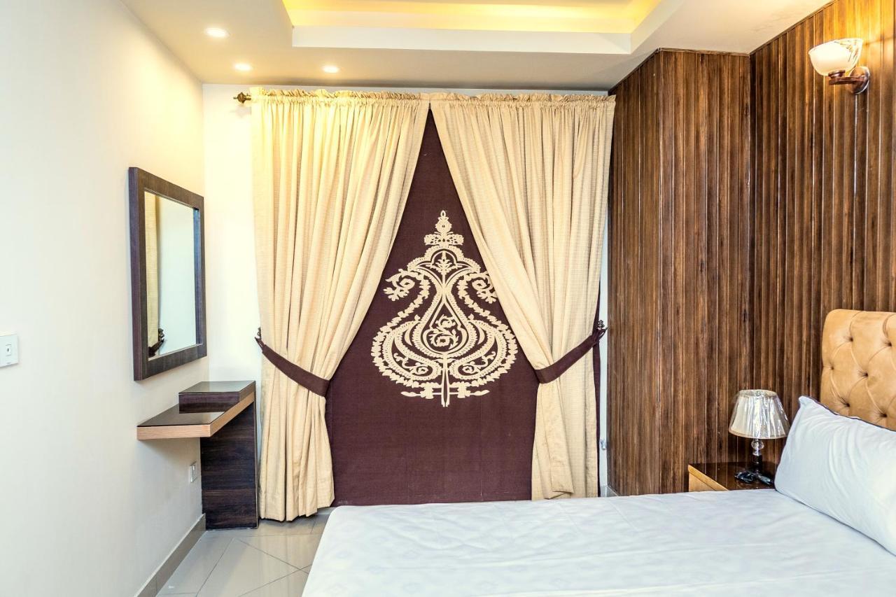Two Bedroom Deluxe Apartment In Bahria Town Равалпінді Екстер'єр фото